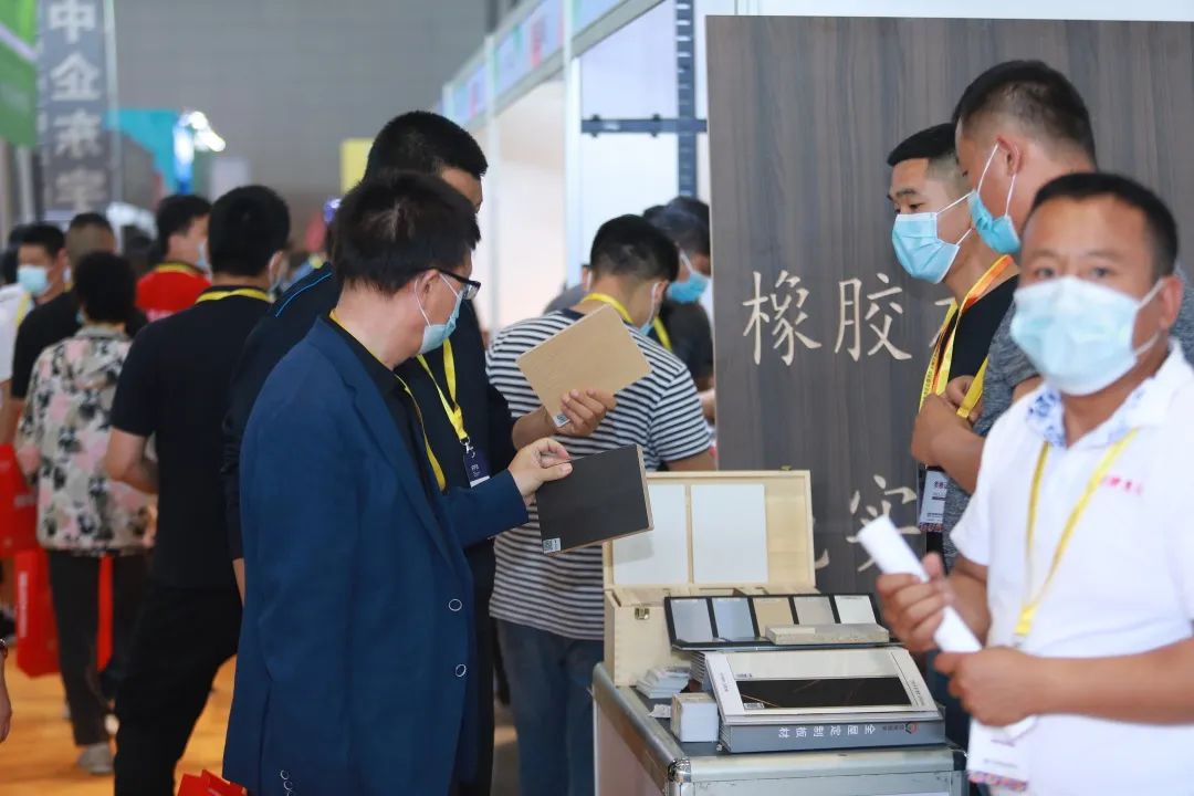 天太熱(rè)，懶得(de)跑，逛西(xī)安家(jiā)具展全屋家(jiā)具一(yī)站(zhàn)式購(gòu)齊