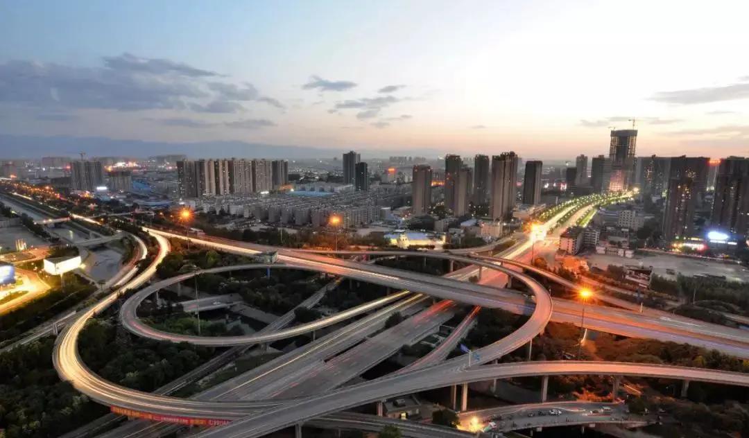 《裝台》、《大(dà)秦賦》跨越千年(nián)，講述西(xī)安城(chéng)市(shì)文(wén)化(huà)的(de)前世今生(shēng)