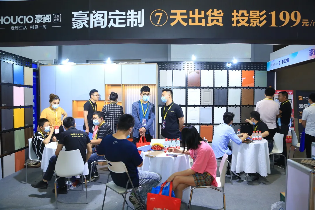 家(jiā)具展上(shàng)，哪些(xiē)方面值得(de)重點關注？